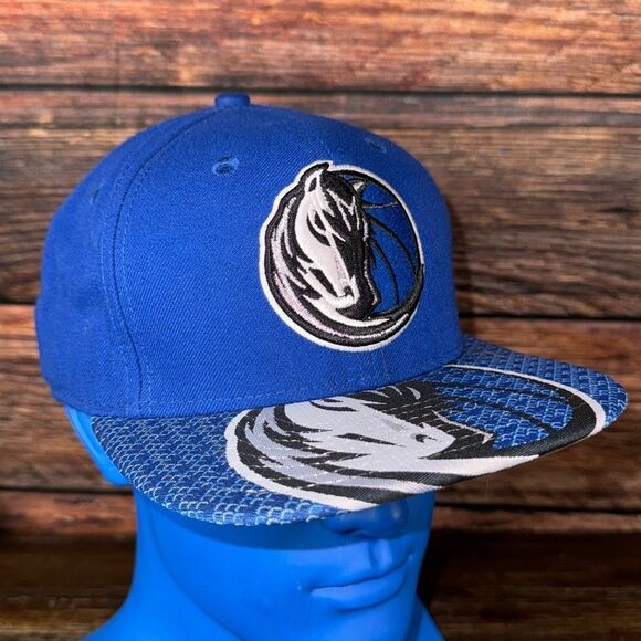 New Era 9Fifty Dallas Mavericks SnapBack Cap - Picture 1 of 8